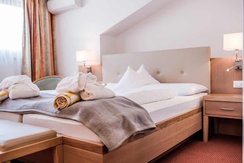 Postal / Burgstall Hotel Foerstlerhof מראה חיצוני תמונה